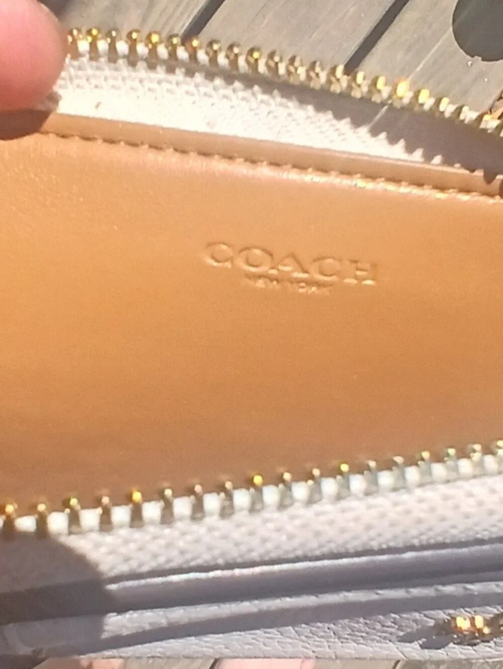 Coach Pebbled Leather Card Case in Off-White with Gold Hardware - Picture 10 of 12
